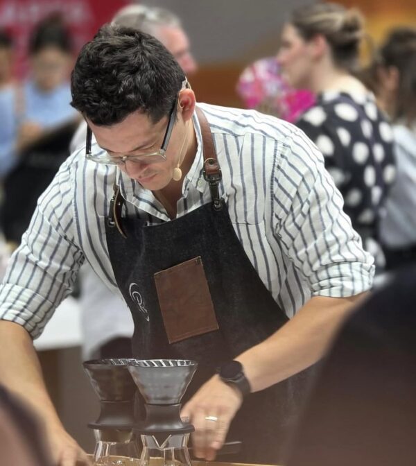 Raúl Rodas muestra ante el mundo lo mejor del café de Guate.