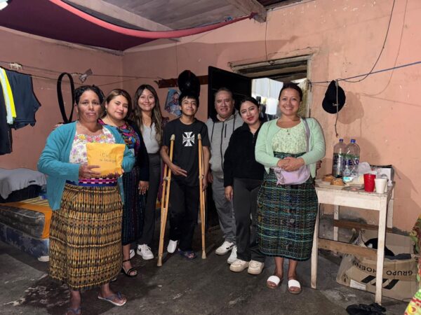Rosalinda, Cynthia, Yeseña y Karol impulsan proyectos para ayudar a los más necesitados. Fotografías: Redes Sociales.